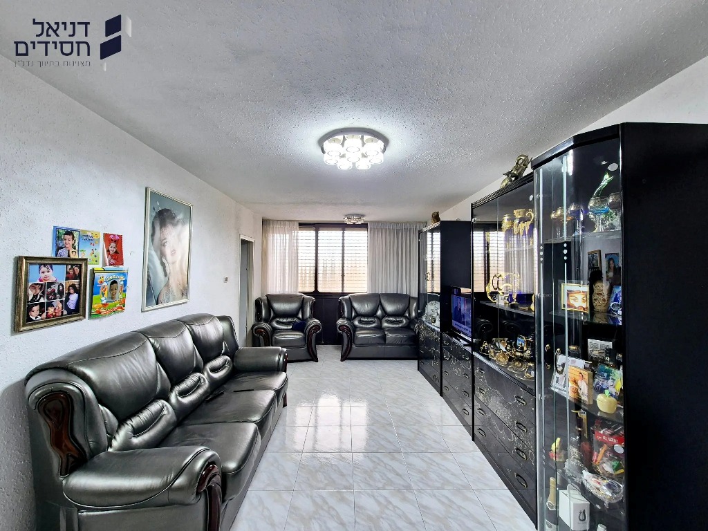 ארבע ארצות 13