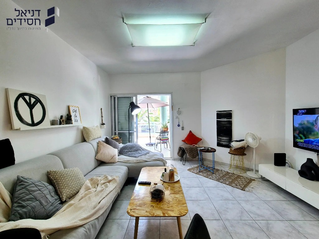 קרית שמונה 32 חולון