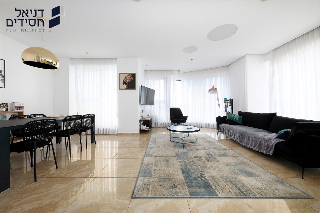 יצחק שדה 6 בת ים 